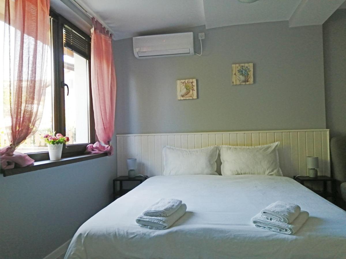 La Piazza Hotel Shumen Exterior photo