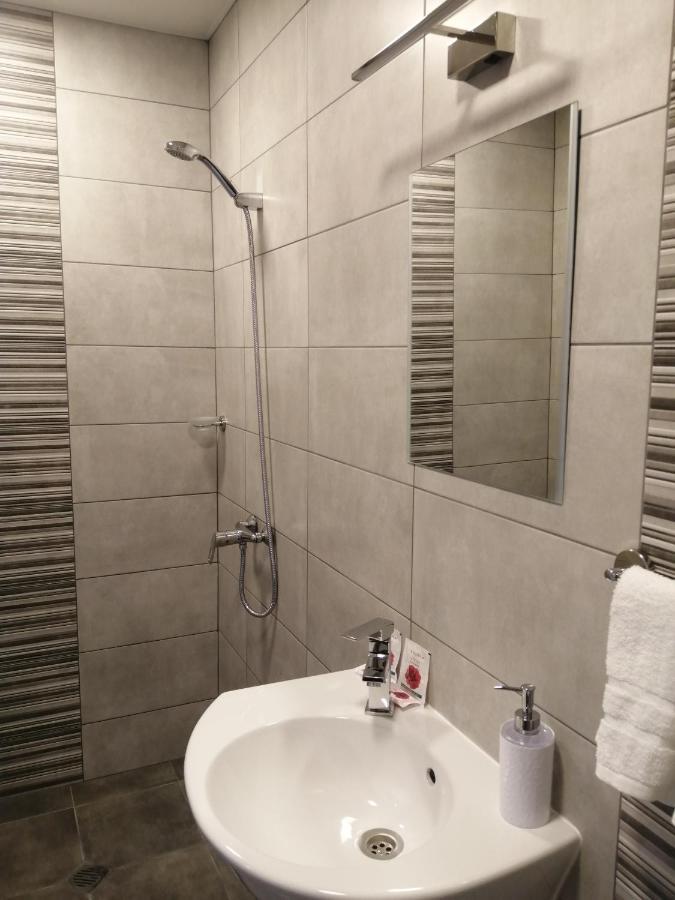 La Piazza Hotel Shumen Exterior photo