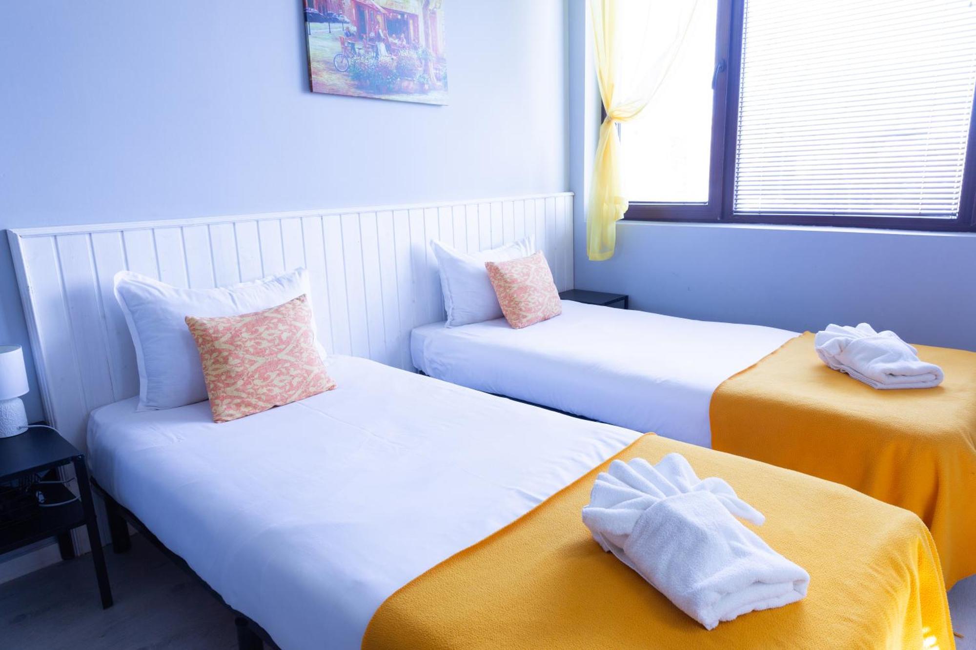 La Piazza Hotel Shumen Exterior photo